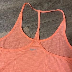 NIKE Workout Top CORAL